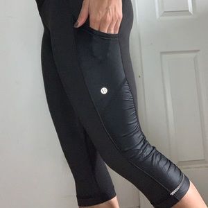REDUCED Lululemon reflecting running crops